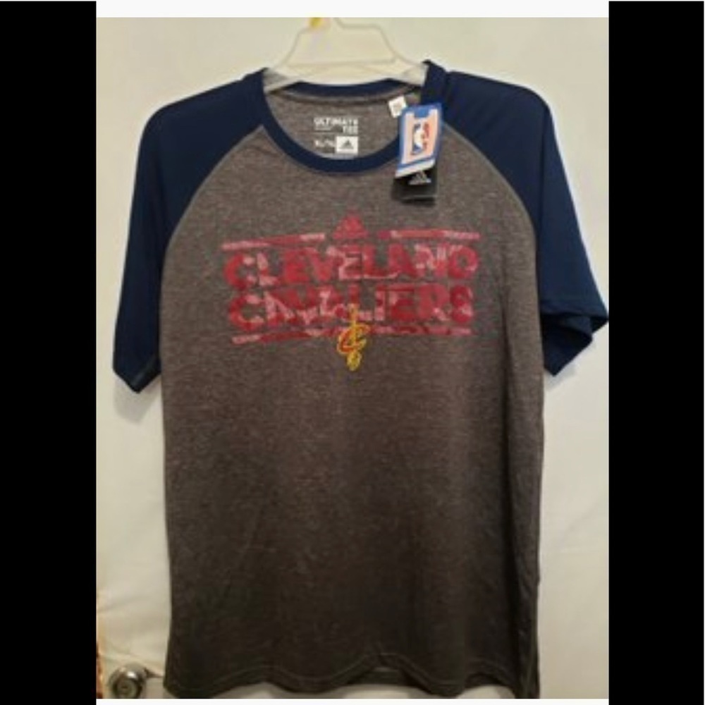 (Bonus Jewelry included ‼️)Adidas Cleveland Cavaliers team top
